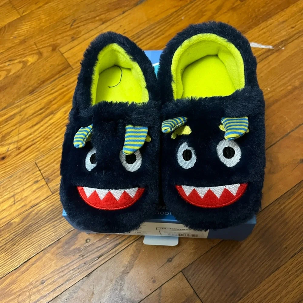 🆕 Totes Kids Cozy Monster Bedroom shoes 11/12. New